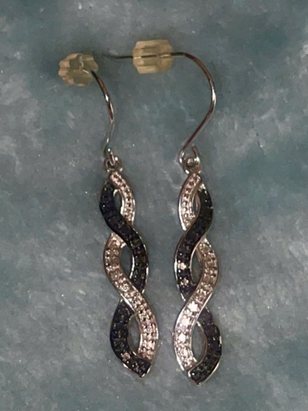 Black & White Twist Infinity Wave Dangle Earrings NWOT
